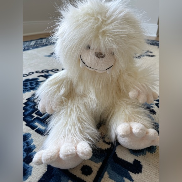 🚨RARE🚨NWT!! Jellycat YANI THE YETI - Picture 2 of 8